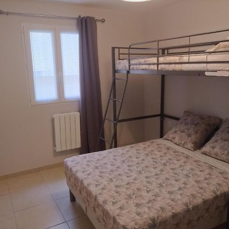 רוקפור-לה-בדול Appartement Meuble Proche De Cassis מראה חיצוני תמונה