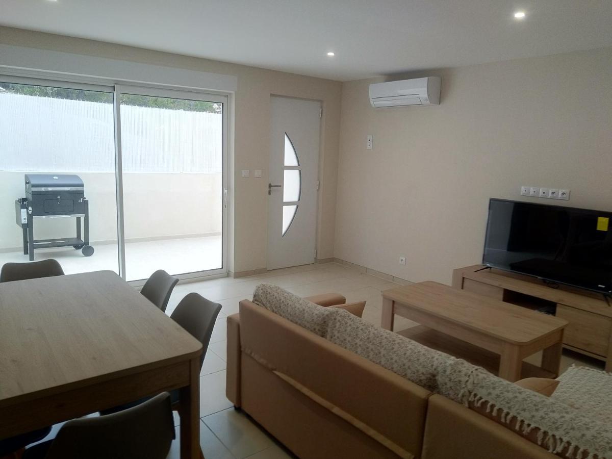 רוקפור-לה-בדול Appartement Meuble Proche De Cassis מראה חיצוני תמונה